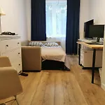 Comfortable Close To The Center And Sea *