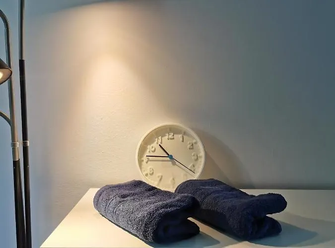 Comfortable Close To The Center And Sea